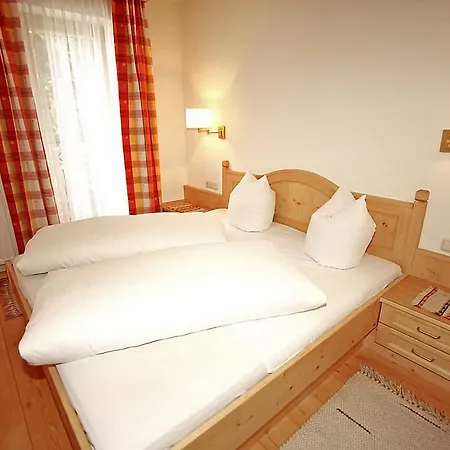 Diana Pettneu am Arlberg